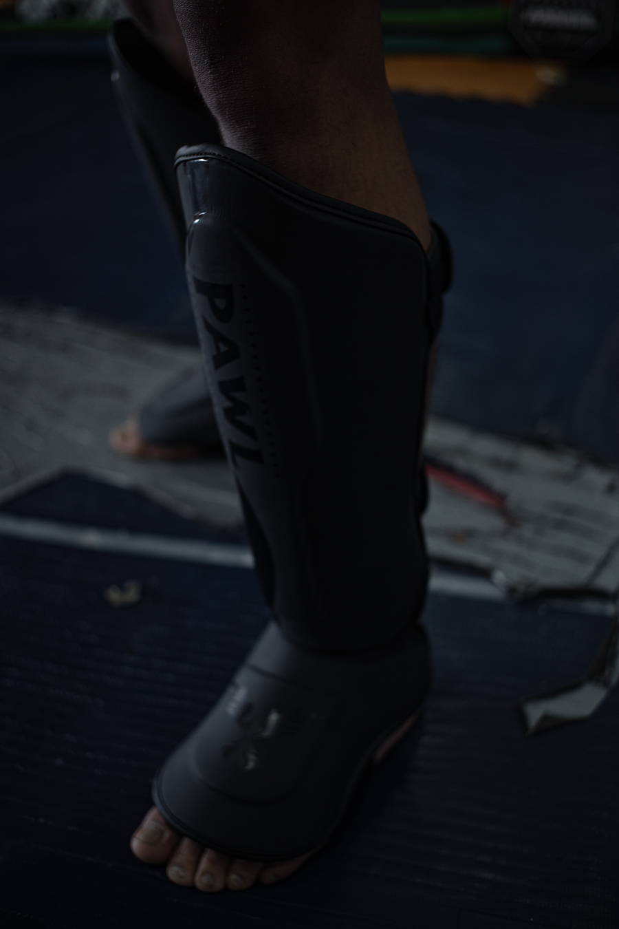 Canilleras Apex Negras