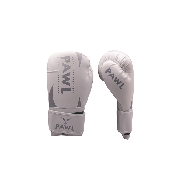 Detalle de guantes de boxeo blancos con costuras reforzadas